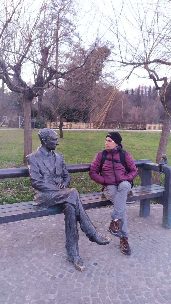 Monumento a Edvard Kocbek en el Parque Tivoli, Liubliana, ESLOVENIA