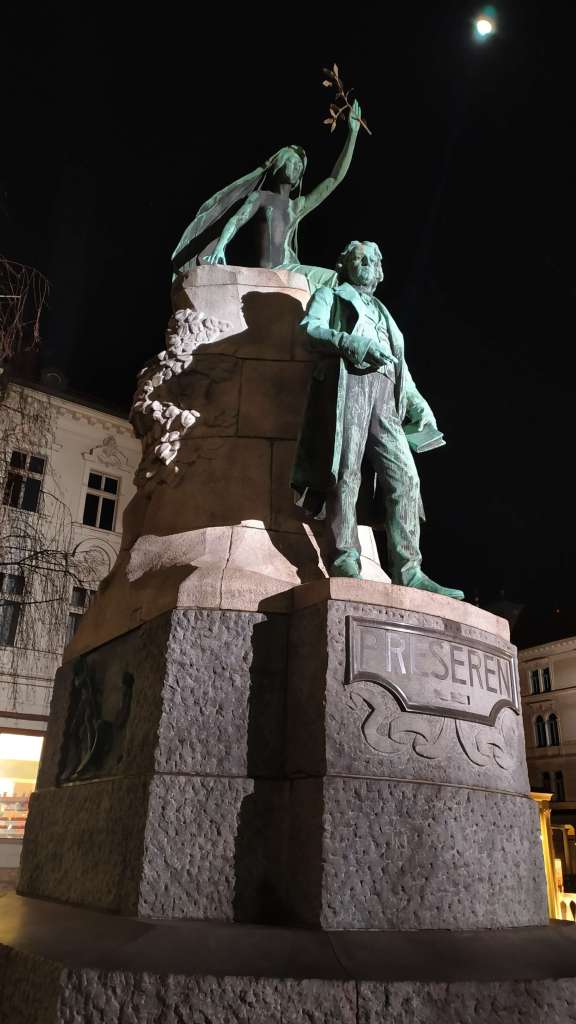 Monumento a Prešeren en la Plaza del mismo nombre, Liubliana, ESLOVENIA