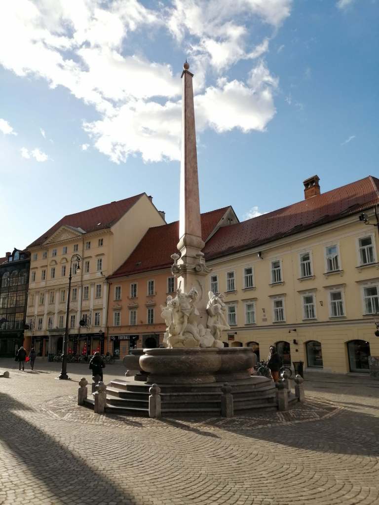 Town Square y la Fuente Robba, Liubliana, ESLOVENIA